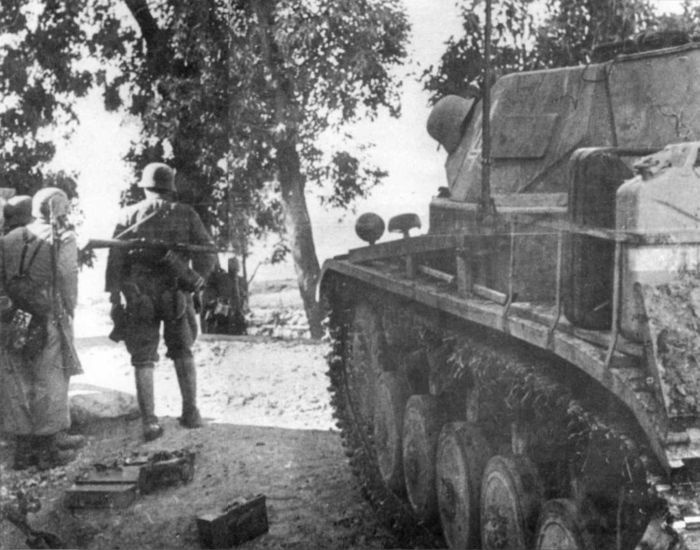 Иллюстрация к книге — Wehrmacht. Сухопутные войска III Рейха [i_081.jpg]