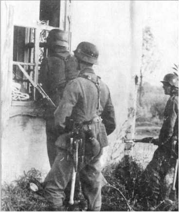 Иллюстрация к книге — Wehrmacht. Сухопутные войска III Рейха [i_126.jpg]