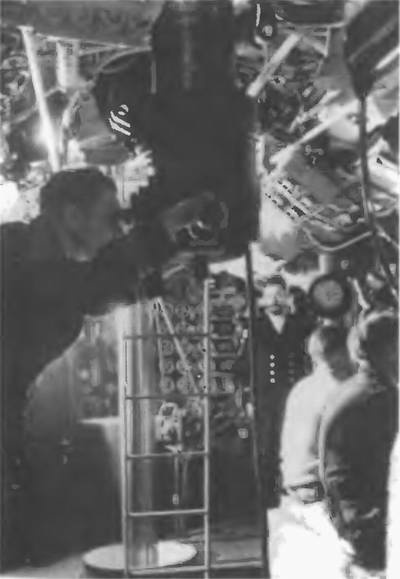 Иллюстрация к книге — Безмолвная служба [i_003.jpg]