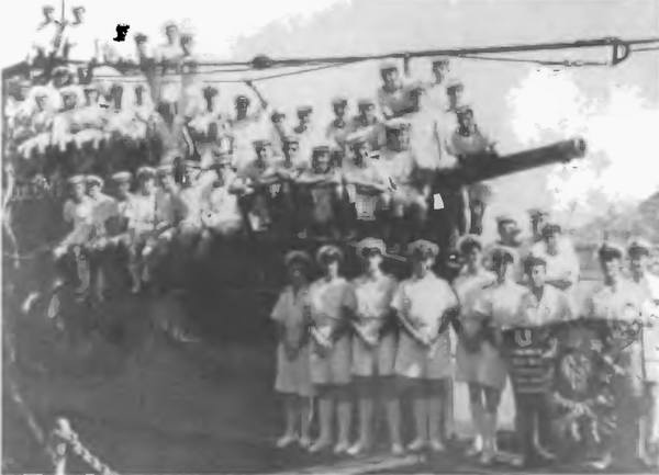 Иллюстрация к книге — Безмолвная служба [i_024.jpg]