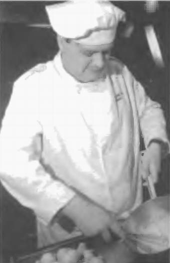 Иллюстрация к книге — Безмолвная служба [i_035.jpg]