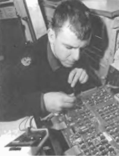 Иллюстрация к книге — Безмолвная служба [i_037.jpg]