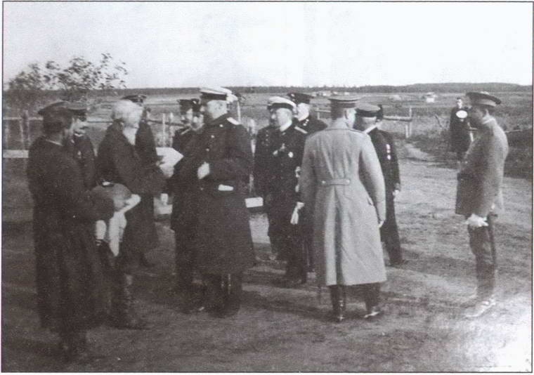 Иллюстрация к книге — По обе стороны правды. Власовское движение и отечественная коллаборация [i_004.jpg]