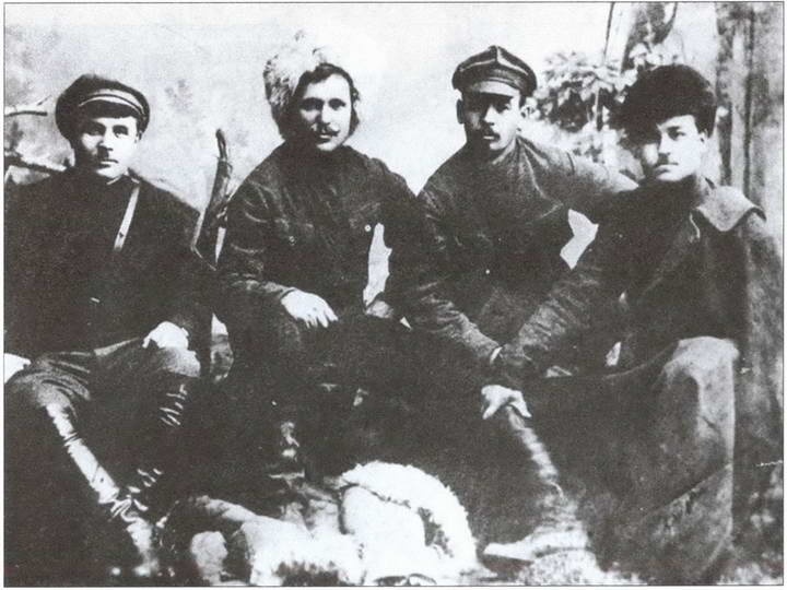 Иллюстрация к книге — Карающий меч адмирала Колчака [i_006.jpg]