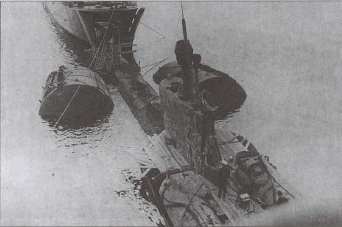 Иллюстрация к книге — &quot;Спасите наши души!&quot;. Неизвестные страницы истории советского ВМФ [img22e5.jpg]