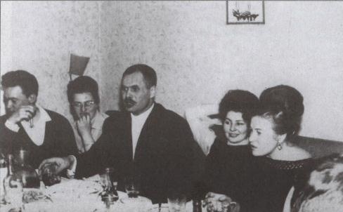 Иллюстрация к книге — &quot;Спасите наши души!&quot;. Неизвестные страницы истории советского ВМФ [img6c06.jpg]