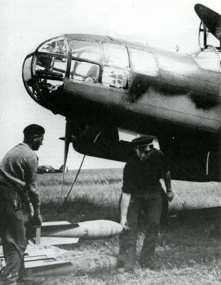 Иллюстрация к книге — Бомбардировщики союзников 1939-1945. Справочник-определитель самолетов [pic_5.jpg]