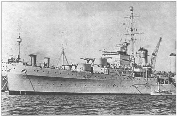 Иллюстрация к книге — "Партизаны" флота. Из истории крейсерства и крейсеров [i_027.jpg]