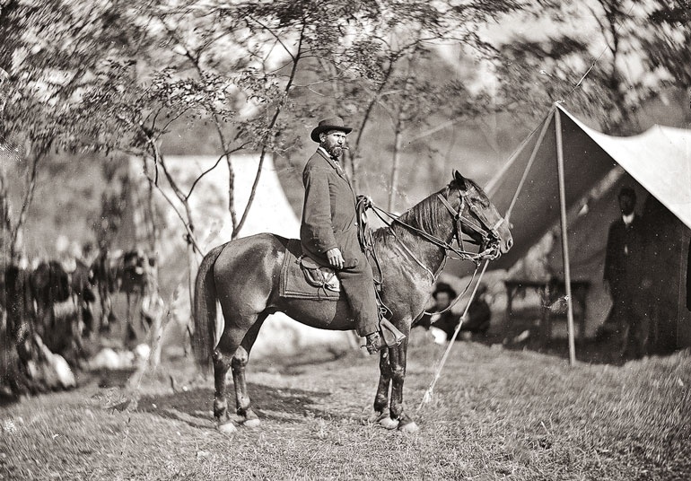 Иллюстрация к книге — Стрелки Дикого Запада. Шерифы, бандиты, ковбои, ганфайтеры [i_025.jpg]