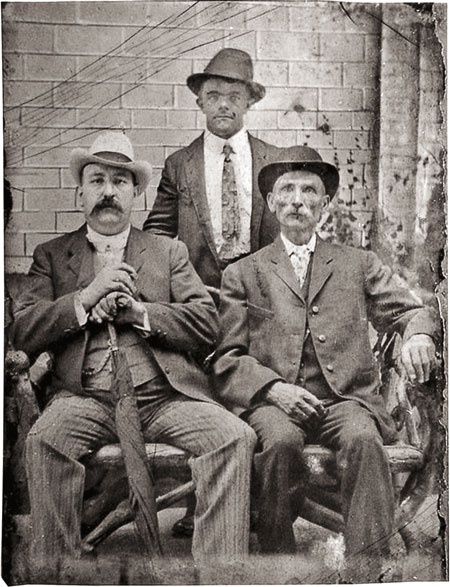 Иллюстрация к книге — Стрелки Дикого Запада. Шерифы, бандиты, ковбои, ганфайтеры [i_126.jpg]