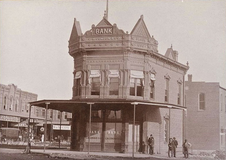 Иллюстрация к книге — Стрелки Дикого Запада. Шерифы, бандиты, ковбои, ганфайтеры [i_229.jpg]