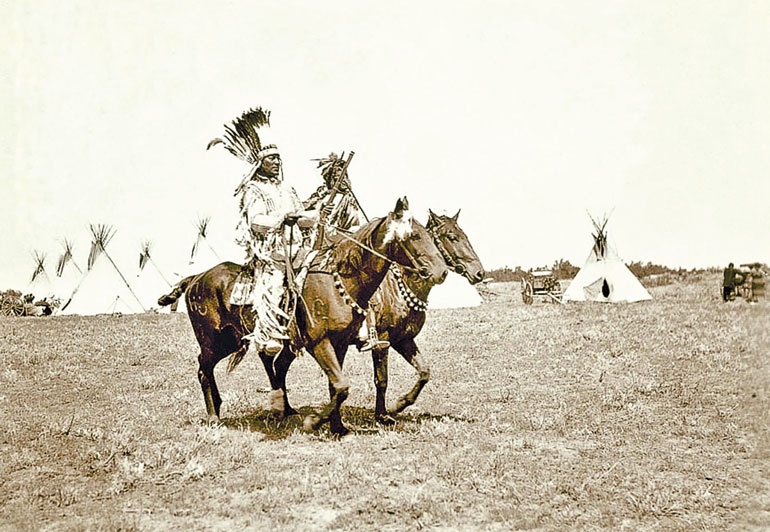 Иллюстрация к книге — Индейцы Дикого Запада в бою. &quot;Хороший день, чтобы умереть!&quot; [i_010.jpg]