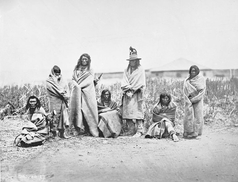 Иллюстрация к книге — Индейцы Дикого Запада в бою. &quot;Хороший день, чтобы умереть!&quot; [i_018.jpg]