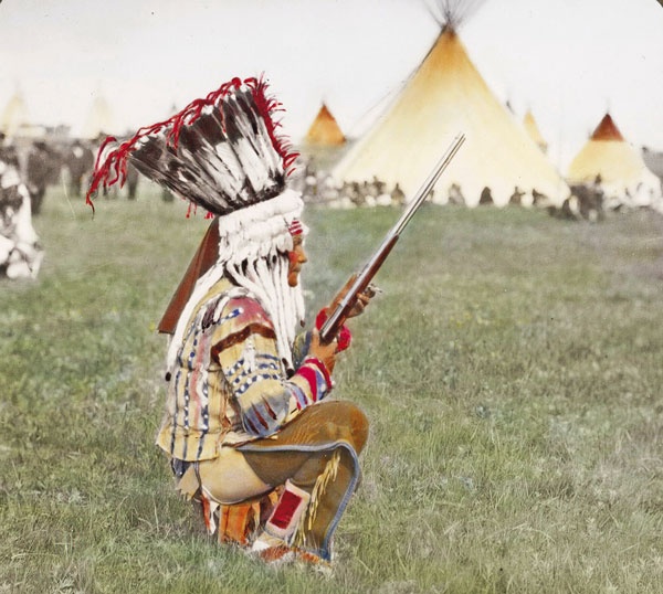 Иллюстрация к книге — Индейцы Дикого Запада в бою. &quot;Хороший день, чтобы умереть!&quot; [i_025.jpg]