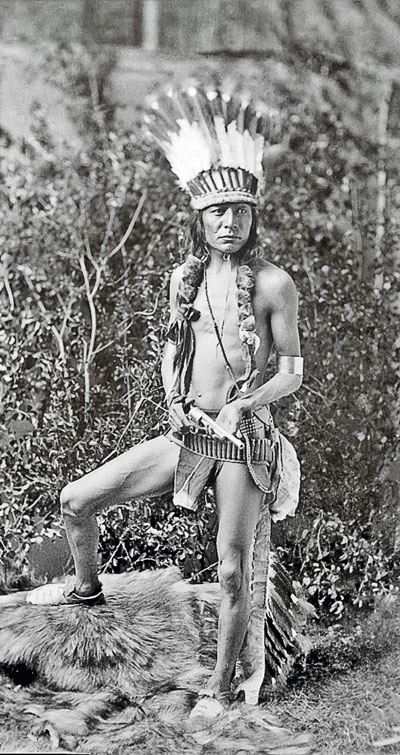 Иллюстрация к книге — Индейцы Дикого Запада в бою. &quot;Хороший день, чтобы умереть!&quot; [i_062.jpg]