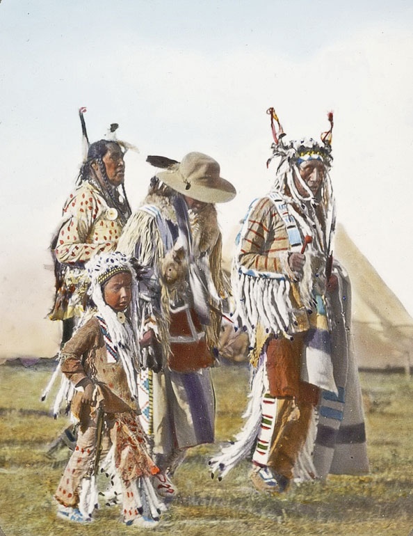 Иллюстрация к книге — Индейцы Дикого Запада в бою. &quot;Хороший день, чтобы умереть!&quot; [i_073.jpg]