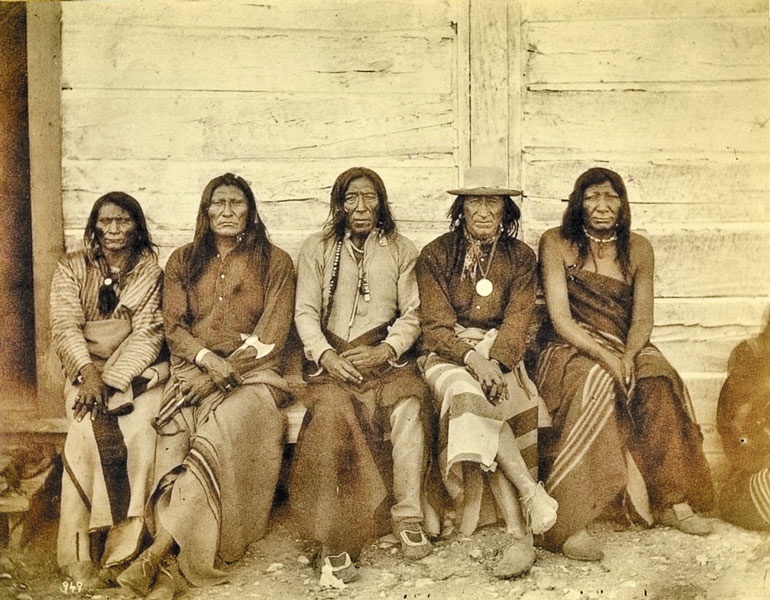 Иллюстрация к книге — Индейцы Дикого Запада в бою. &quot;Хороший день, чтобы умереть!&quot; [i_091.jpg]