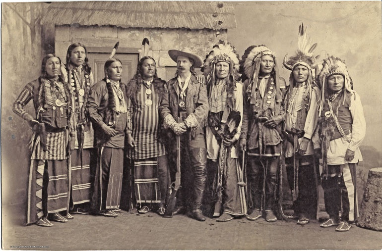 Иллюстрация к книге — Индейцы Дикого Запада в бою. &quot;Хороший день, чтобы умереть!&quot; [i_137.jpg]