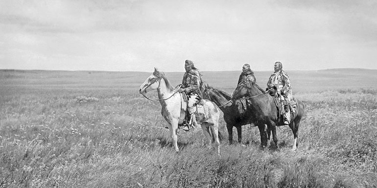 Иллюстрация к книге — Индейцы Дикого Запада в бою. &quot;Хороший день, чтобы умереть!&quot; [i_225.jpg]