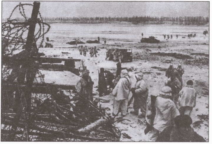 Иллюстрация к книге — Штрафники Великой Отечественной. В жизни и на экране [i_023.jpg]