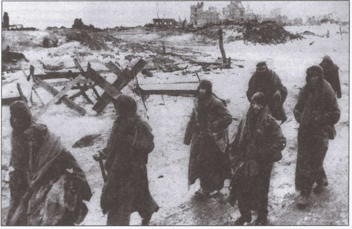 Иллюстрация к книге — Штрафники Великой Отечественной. В жизни и на экране [i_029.jpg]