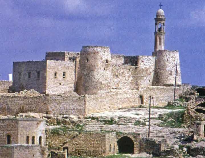 Иллюстрация к книге — Следы в пустыне [i_014.jpg]