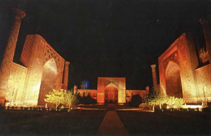 Иллюстрация к книге — Следы в пустыне [i_022.jpg]