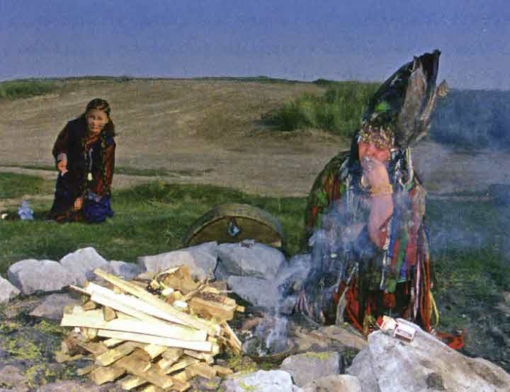 Иллюстрация к книге — Следы в пустыне [i_033.jpg]