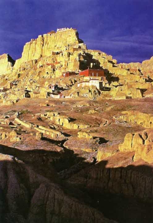 Иллюстрация к книге — Следы в пустыне [i_038.jpg]