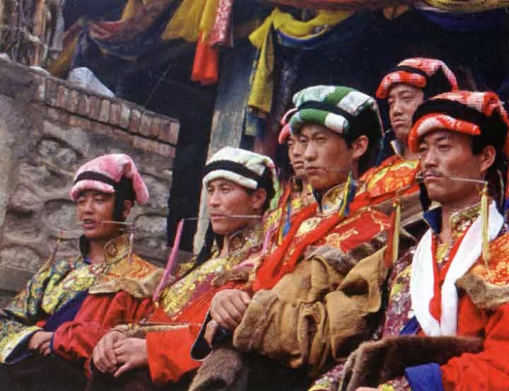 Иллюстрация к книге — Следы в пустыне [i_047.jpg]