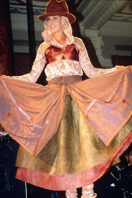 Иллюстрация к книге — Вивьен Вествуд [i_008.jpg]