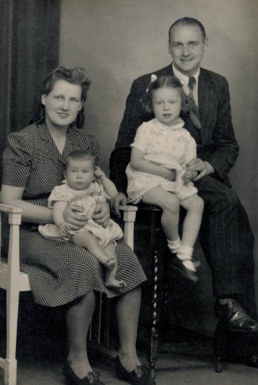 Иллюстрация к книге — Вивьен Вествуд [i_012.jpg]