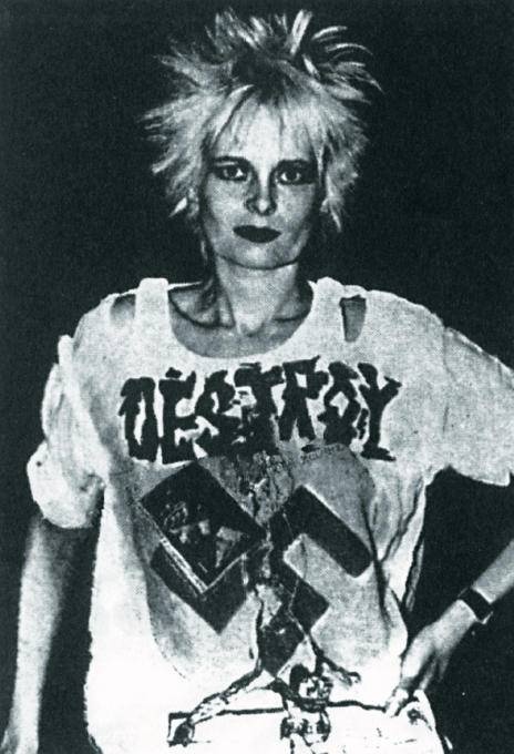 Иллюстрация к книге — Вивьен Вествуд [i_046.jpg]