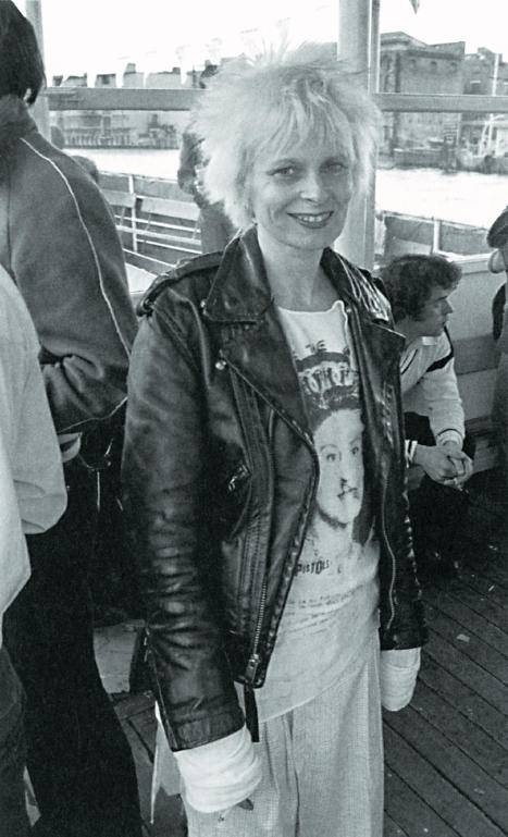 Иллюстрация к книге — Вивьен Вествуд [i_050.jpg]