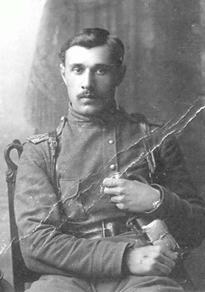 Иллюстрация к книге — Генералов похищали в Париже. Русское военное Зарубежье и советские спецслужбы в 30-е годы XX века [i_010.jpg]