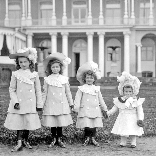 Иллюстрация к книге — Дневники княжон Романовых. Загубленные жизни [i_010.jpg]