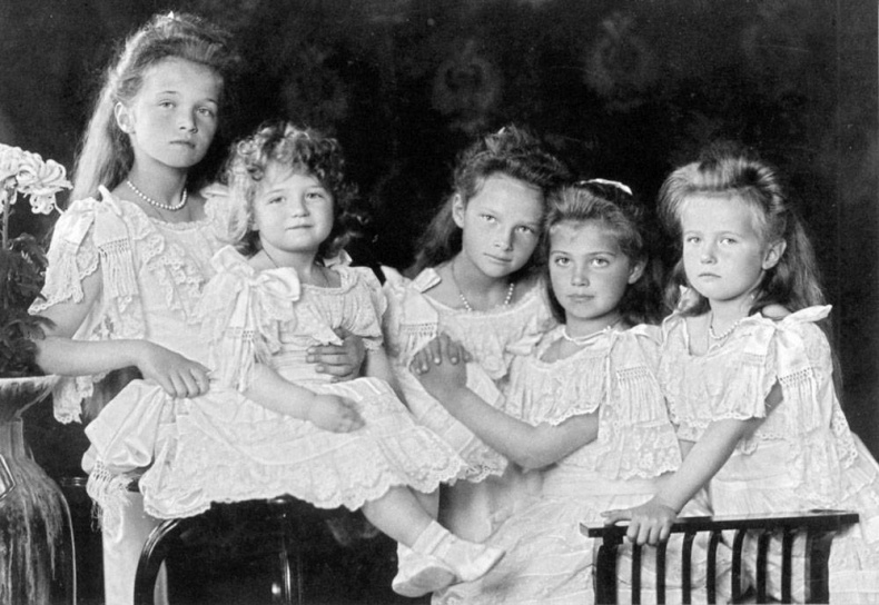 Иллюстрация к книге — Дневники княжон Романовых. Загубленные жизни [i_015.jpg]