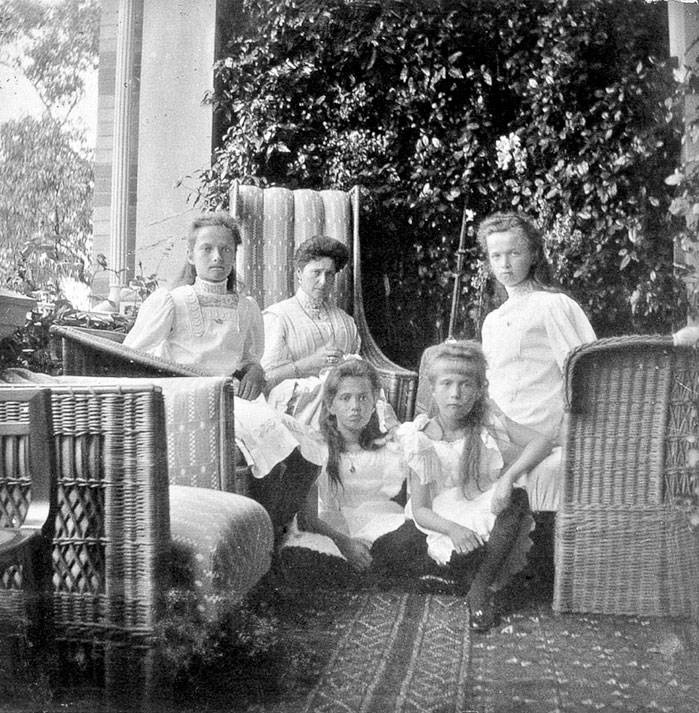 Иллюстрация к книге — Дневники княжон Романовых. Загубленные жизни [i_019.jpg]