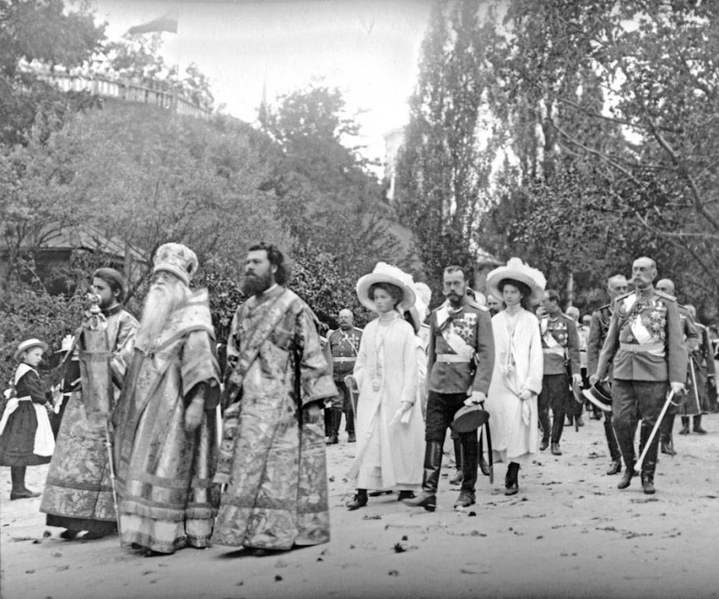 Иллюстрация к книге — Дневники княжон Романовых. Загубленные жизни [i_029.jpg]