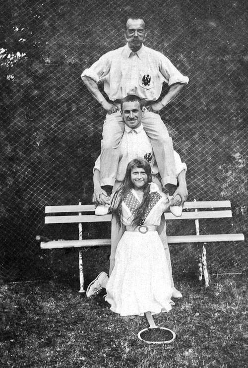 Иллюстрация к книге — Дневники княжон Романовых. Загубленные жизни [i_040.jpg]