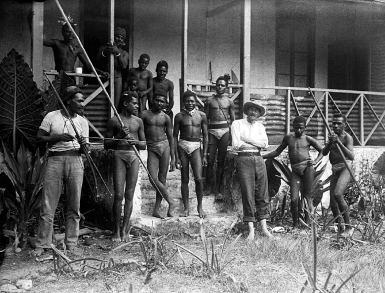 Иллюстрация к книге — Сквозь зеркало языка [i_003.jpg]