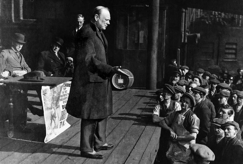 Иллюстрация к книге — Фактор Черчилля. Как один человек изменил историю [i_021.jpg]