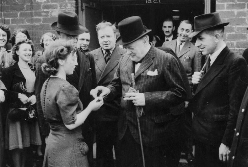 Иллюстрация к книге — Фактор Черчилля. Как один человек изменил историю [i_023.jpg]