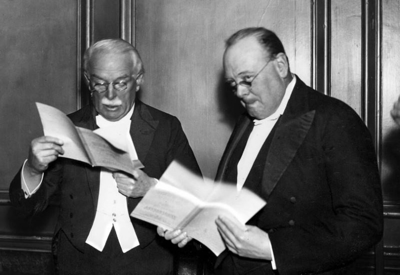 Иллюстрация к книге — Фактор Черчилля. Как один человек изменил историю [i_034.jpg]