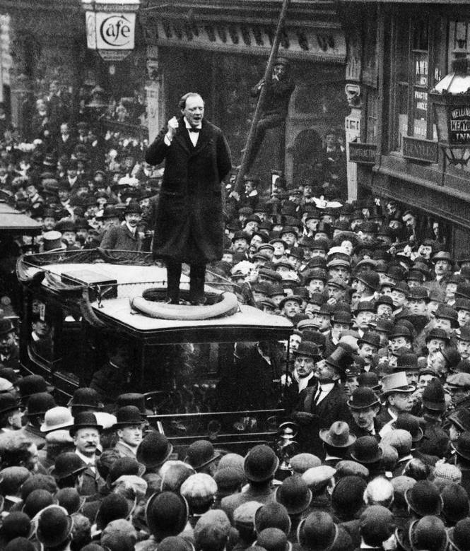 Иллюстрация к книге — Фактор Черчилля. Как один человек изменил историю [i_036.jpg]