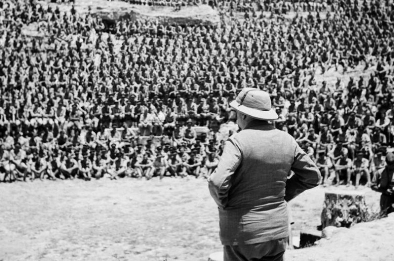 Иллюстрация к книге — Фактор Черчилля. Как один человек изменил историю [i_037.jpg]