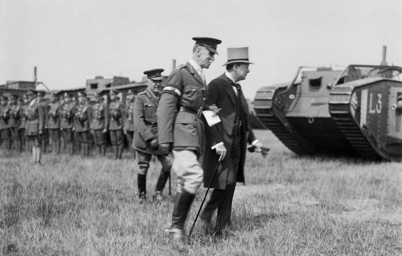 Иллюстрация к книге — Фактор Черчилля. Как один человек изменил историю [i_041.jpg]