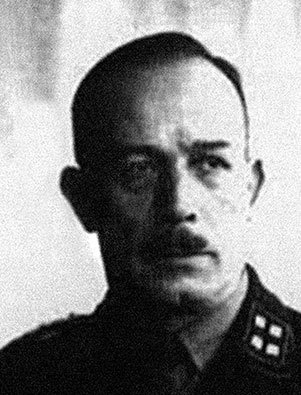 Иллюстрация к книге — Его повесили на площади Победы [i_038.jpg]