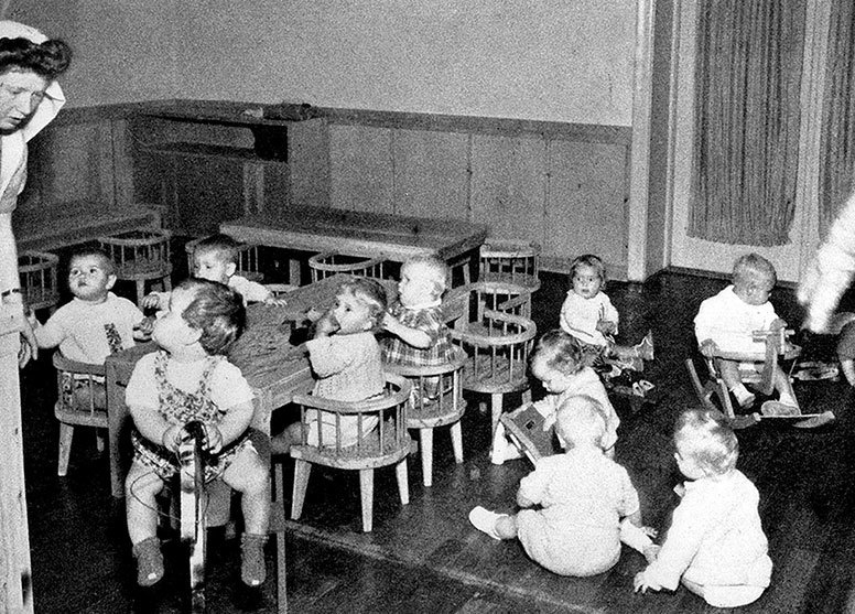 Иллюстрация к книге — Его повесили на площади Победы [i_046.jpg]