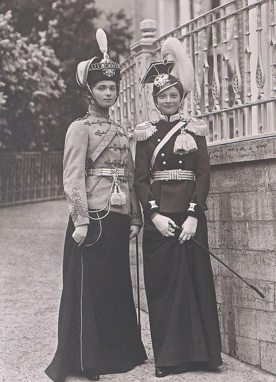 Иллюстрация к книге — История династии Романовых [i_033.jpg]